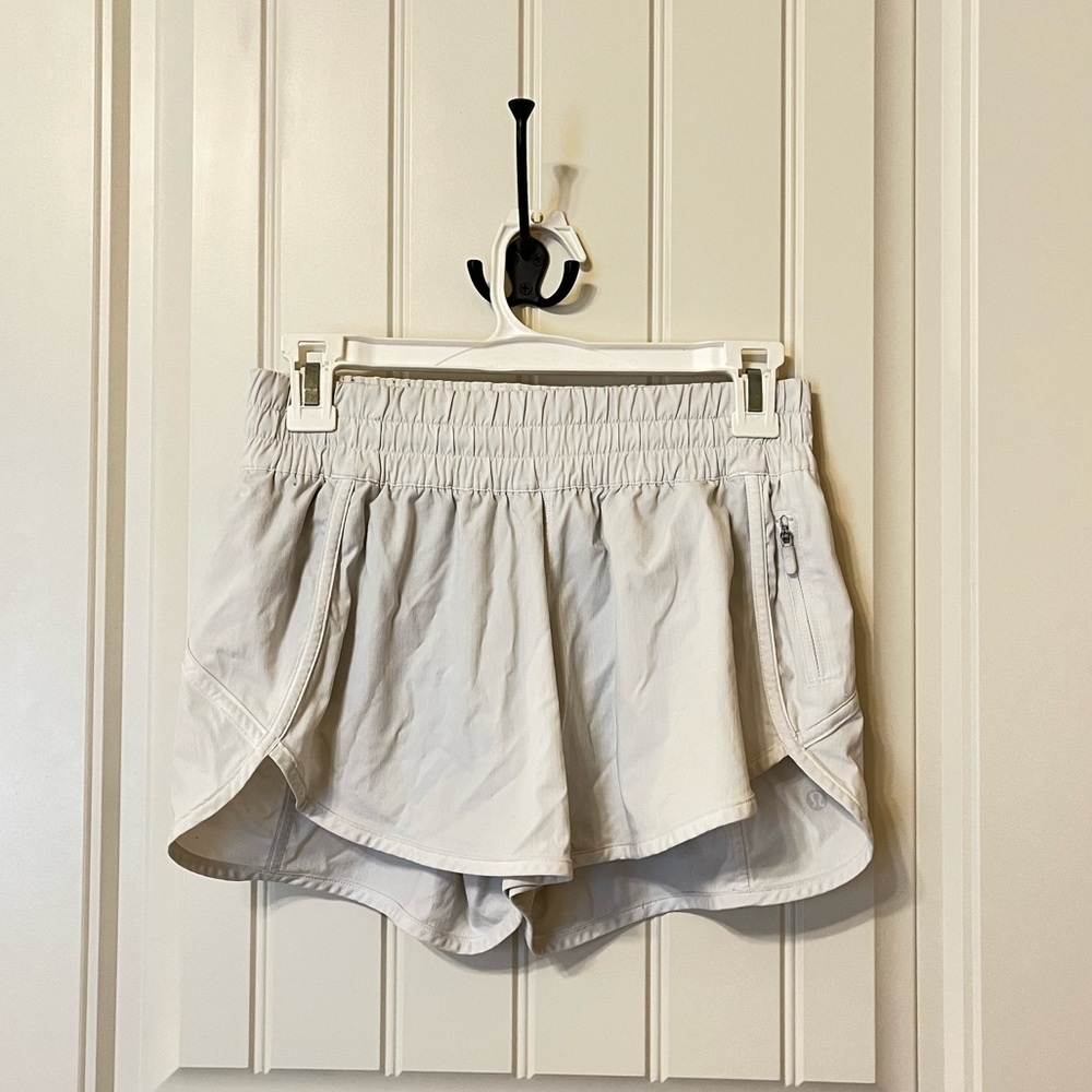 Lululemon Tracker Low-Rise Lined Short 4"